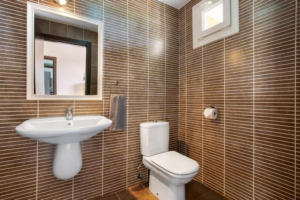 Ground floor guest WC