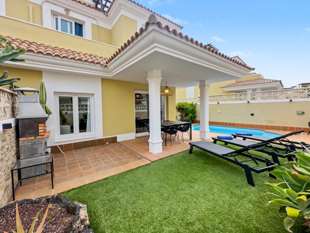 Pool terrace with sunbeds