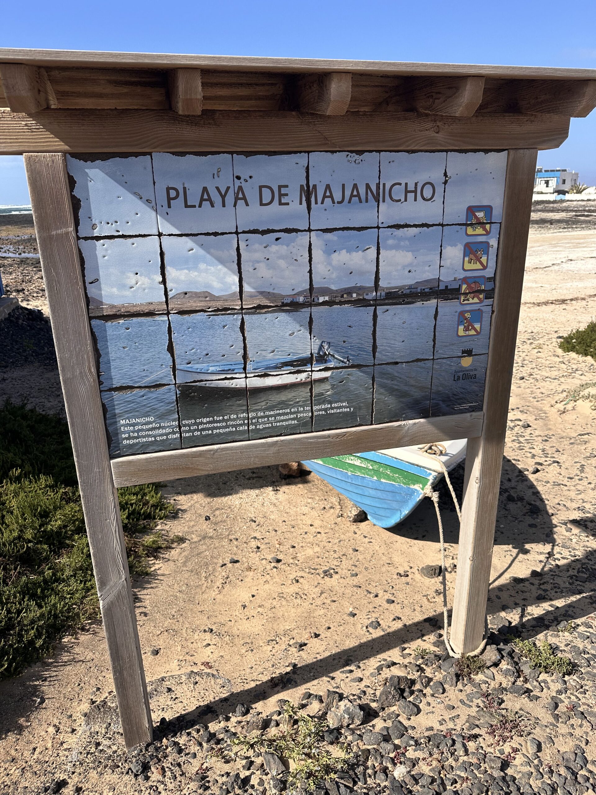 Majanicho, a tiny fishing village 15 minutes from Corralejo