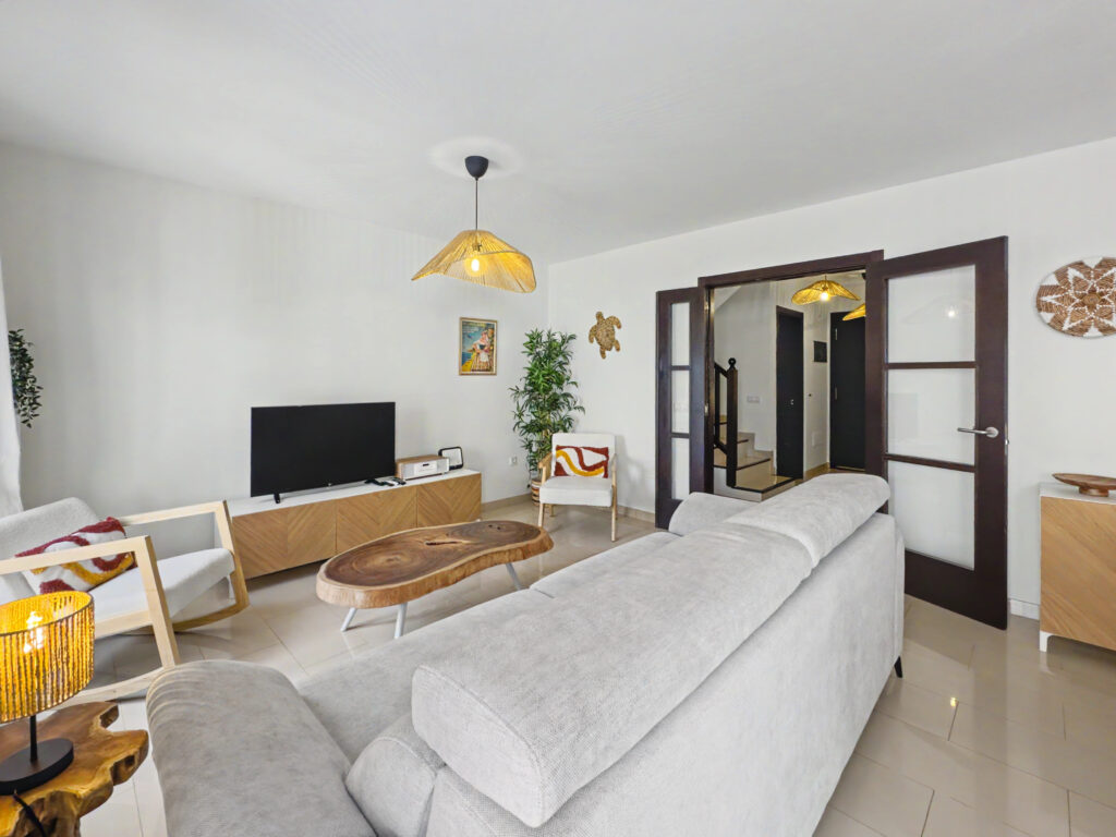 Living room dining area